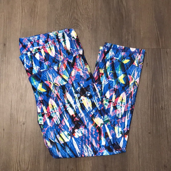 Fabletics Blue Multi-Color Patterned Leggings - Picture 4 of 6